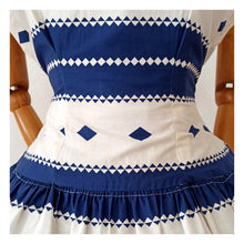 Charger l'image dans la galerie, 1950s - Fabulous Diamonds Cotton Dress - W32 (82cm)