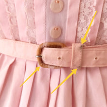 Charger l'image dans la galerie, 1950s 1960s - Adorable Pink Pale Cotton Lace Dress - W31 (78cm)