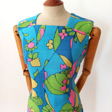 Load image into Gallery viewer, 1960s - Gorgeous Abstract Floral Rayon Dress - W33 (84cm)