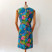 Load image into Gallery viewer, 1960s - Gorgeous Abstract Floral Rayon Dress - W33 (84cm)