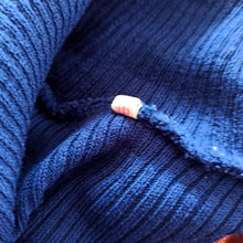 Charger l'image dans la galerie, 1960s - Gorgeous Navy Knit Top - Sz. S/M