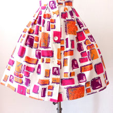 Charger l'image dans la galerie, 1950s - G. Y. MUOTI-TUOTE, Helsinki - Abstract Linen Bolero Dress - W27 (68cm)