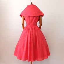 Charger l'image dans la galerie, 1950s 1960s - Stunning Coral Cotton Dress - W28 (72cm)