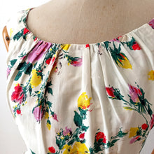Charger l'image dans la galerie, 1950s - Lovely French Floral Print Cotton Dress - W25 (64cm)