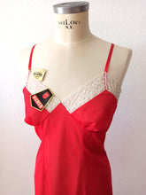 Charger l'image dans la galerie, 1950s - HUBER, Germany - Deadstock Gorgeous Red Nylon Lace Negligee - Sz.44