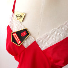 Charger l'image dans la galerie, 1950s - HUBER, Germany - Deadstock Gorgeous Red Nylon Lace Negligee - Sz.44