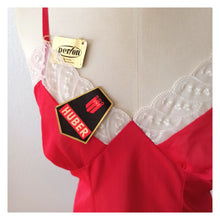 Charger l'image dans la galerie, 1950s - HUBER, Germany - Deadstock Gorgeous Red Nylon Lace Negligee - Sz.44