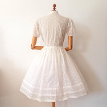Charger l'image dans la galerie, 1950s - Lovely See-through Smoked Cotton Wedding Dress - W30 (76cm)