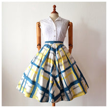 Charger l'image dans la galerie, 1950s - Fabulous Cotton Skirt - W25/26 (64/66cm)