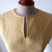 Laden Sie das Bild in den Galerie-Viewer, 1960s - Unworn - Gorgeous Embroidery Linen Dress - W30 (76cm)