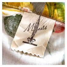 Charger l'image dans la galerie, 1950s - MAJESTÉ, France - Stunning Roseprint Dress - W28 (72cm)