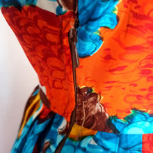 Carica l'immagine nel visualizzatore di Gallery, 1950s 1960s - Stunning Floral Print Cold Rayon Dress - W28.5 (72cm)