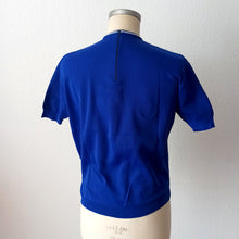 Laden Sie das Bild in den Galerie-Viewer, 1960s - GURLON, France - Deadstock Royal Blue Cardigan Top Set - Sz. 46