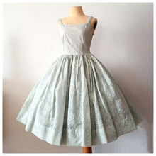 Charger l'image dans la galerie, 1950s - Sweet Floral Summer Dress - W26 (66cm)