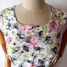 Charger l'image dans la galerie, 1950s 1960s - Gorgeous Roseprint Rayon Dress - W42 (106cm)