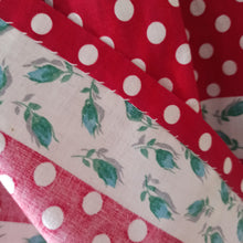 Charger l'image dans la galerie, 1950s - Exquisite Floral Dotted Red Cotton Dress - W28.5 (72cm)