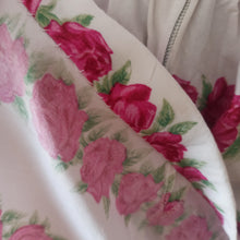 Charger l'image dans la galerie, 1950s - Adorable Roseprint Rayon Dress - W27 (68cm)