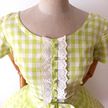 Charger l'image dans la galerie, 1950s - Adorable Green Checked Belted Dress - W27.5 (70cm)