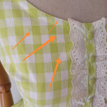 Charger l'image dans la galerie, 1950s - Adorable Green Checked Belted Dress - W27.5 (70cm)