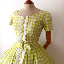 Charger l'image dans la galerie, 1950s - Adorable Green Checked Belted Dress - W27.5 (70cm)