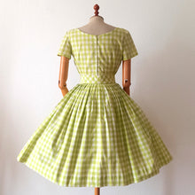 Charger l'image dans la galerie, 1950s - Adorable Green Checked Belted Dress - W27.5 (70cm)