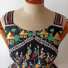 Charger l'image dans la galerie, 1950s - FRANCE - Stunning Novelty Print Dress - W31 (78cm)