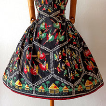 Charger l'image dans la galerie, 1950s - FRANCE - Stunning Novelty Print Dress - W31 (78cm)