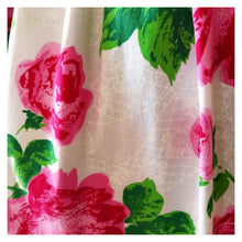Charger l'image dans la galerie, 1950s - CHANTILLY, Switzerland - Stunning Roseprint Dress - W28 (70cm)