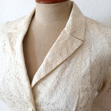 Charger l'image dans la galerie, 1950s - Italian Couture - Outstanding Cotton Lace Wedding Dress - W28 (70cm)