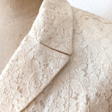 Charger l'image dans la galerie, 1950s - Italian Couture - Outstanding Cotton Lace Wedding Dress - W28 (70cm)