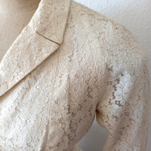 Charger l'image dans la galerie, 1950s - Italian Couture - Outstanding Cotton Lace Wedding Dress - W28 (70cm)