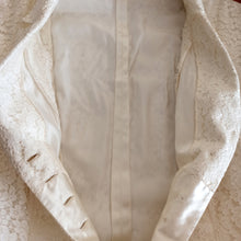Charger l'image dans la galerie, 1950s - Italian Couture - Outstanding Cotton Lace Wedding Dress - W28 (70cm)