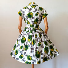 Charger l'image dans la galerie, 1950s - FONTANOR, Belgium - Fabulous Roseprint Dress - W30 (76cm)