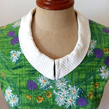 Laden Sie das Bild in den Galerie-Viewer, 1950s 1960s - Stunning Floral Garden Cotton Dress - W27.5 (70cm)