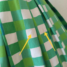 Charger l'image dans la galerie, 1950s 1960s - Adorable Green Checked Cotton Dress - W27 (68.5cm)
