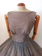 Charger l'image dans la galerie, 1950s 1960s - Exquisite Floral Summer Dress - W26 (66cm)