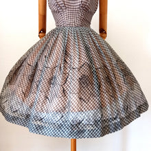 Charger l'image dans la galerie, 1950s 1960s - Exquisite Floral Summer Dress - W26 (66cm)