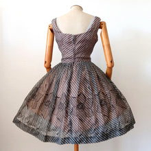 Charger l'image dans la galerie, 1950s 1960s - Exquisite Floral Summer Dress - W26 (66cm)