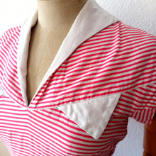 Cargar imagen en el visor de la galería, 1940s - Iconic Candy Pink Stripes Cotton Dress - W30 (76cm)