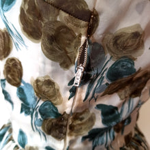 Charger l'image dans la galerie, 1950s - Stunning Roseprint Satin Dress- W28 (72cm)