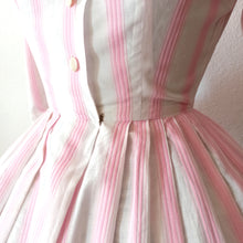 Charger l'image dans la galerie, 1950s - J. TIKTINER, France - Adorable Pink Stripes Summer Dress - W24 (62cm)
