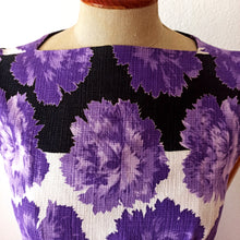 Charger l'image dans la galerie, 1950s - Stunning German Purple Clovers Dress - W26 (66cm)