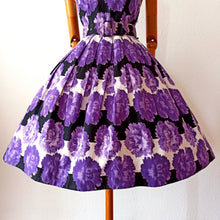 Charger l'image dans la galerie, 1950s - Stunning German Purple Clovers Dress - W26 (66cm)