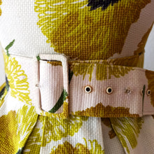 Charger l'image dans la galerie, 1950s - Gorgeous German Floral Dress - W26 (66cm)