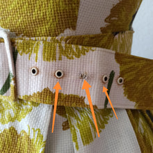 Charger l'image dans la galerie, 1950s - Gorgeous German Floral Dress - W26 (66cm)