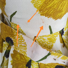 Charger l'image dans la galerie, 1950s - Gorgeous German Floral Dress - W26 (66cm)