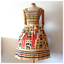 Laden Sie das Bild in den Galerie-Viewer, 1970s Does 1950s - Fabulous Novelty Print Dress - W28 (71cm)
