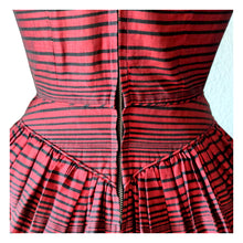 Cargar imagen en el visor de la galería, 1940s 1950s - JERRY GILDEN - SPECTATOR, USA - Stunning Dress - W26 (66cm)