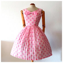 Charger l'image dans la galerie, 1950s 1960s - Adorable Pink Dots Dress - W25 (64cm)