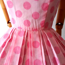 Charger l'image dans la galerie, 1950s 1960s - Adorable Pink Dots Dress - W25 (64cm)